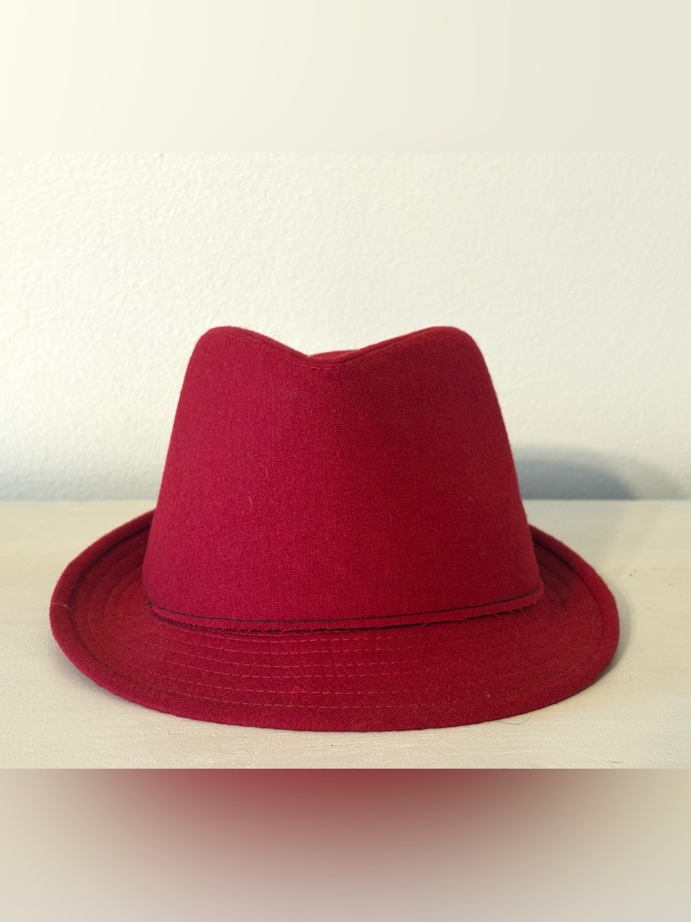 Red Felt Fedora Hat - Picture 2 of 4